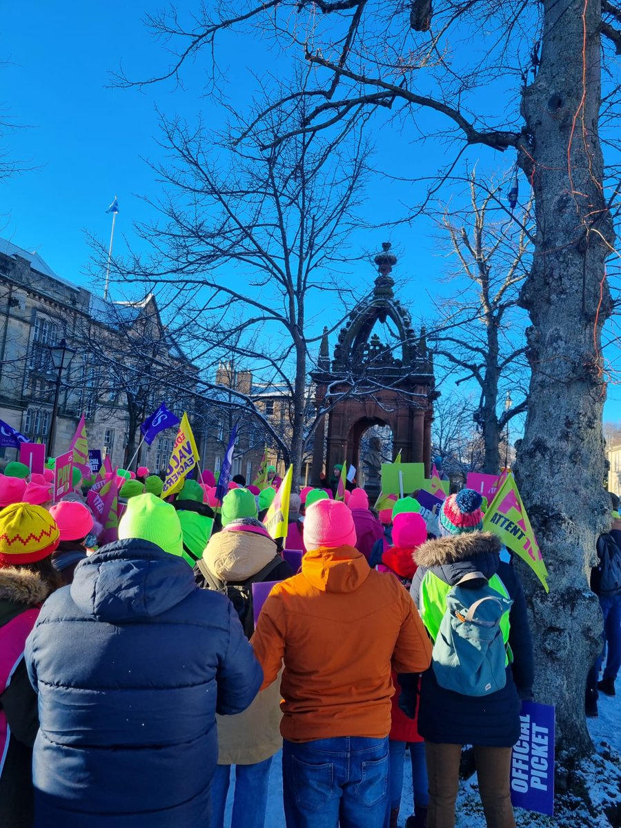 Members in East Lothian have gathered to fight for a fair pay award.#EISStrikes #PayAttention