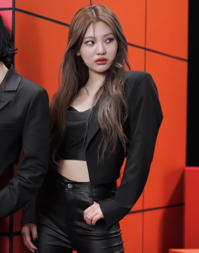 yizhuo1st's tweet photo. omg ningning the model that you are ❤️‍🔥 https://t.co/QXNr4tJST3