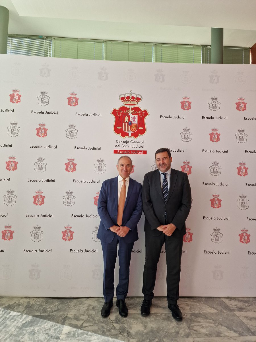 Escuela Judicial (@esc_judicial) on Twitter photo El #magistrat director de <a href="/Esc_Judicial/">Escuela Judicial</a>, Jorge Jiménez, junto a la #jefa de estudios, #magistrada Clara Carulla, reciben a la Junta de Gobierno del <a href="/ICABarcelona/">ICAB · Advocacia Barcelona</a>, encabezada por el #decano Jesús M. Sánchez, y comparten el detalle del programa de #formación de la #73Promoción El #magistrat director de <a href="/Esc_Judicial/">Escuela Judicial</a>, Jorge Jiménez, junto a la #jefa de estudios, #magistrada Clara Carulla, reciben a la Junta de Gobierno del <a href="/ICABarcelona/">ICAB · Advocacia Barcelona</a>, encabezada por el #decano Jesús M. Sánchez, y comparten el detalle del programa de #formación de la #73Promoción