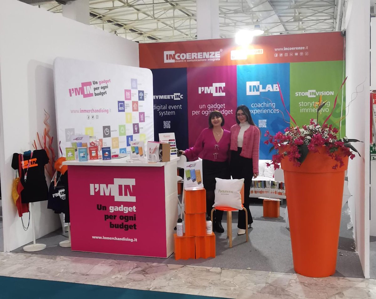 incoerenze's tweet image. Quando è il #BlueMonday2023, ma a te non interessa perchè hai un fantastico stand a Tuttohotel...
💙😂💙
Vi aspettiamo allo stand 77 del Padiglione 1 della @mostraoltremare 
#inCoerenze
#contenitorididee