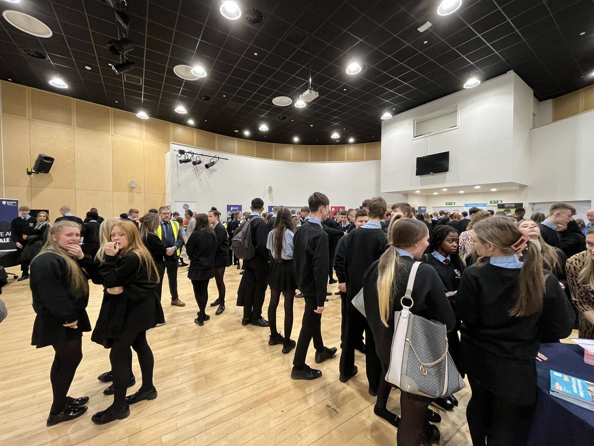 DVHS Careers fair. Now it's time for Year 11 to find out some more information to help them with their futures. #dvhs #dvhscareers #careers #futures