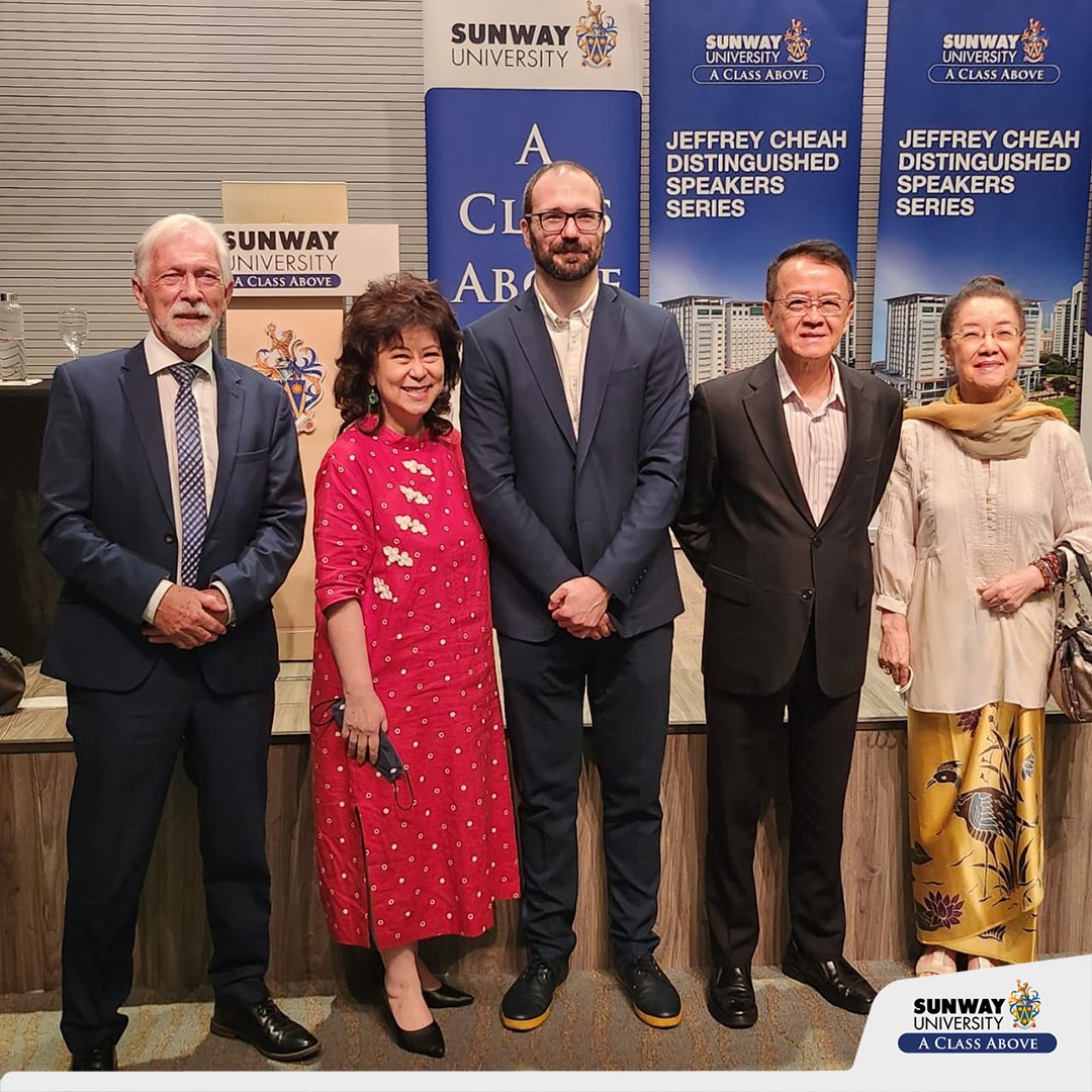 SunwayU's tweet photo. Celebrating yet another successful #JCDSS session featuring Professor Rafael Gomez-Bombarelli from the Department of Materials Science and Engineering, @MIT. https://t.co/4DCi3U9k5U