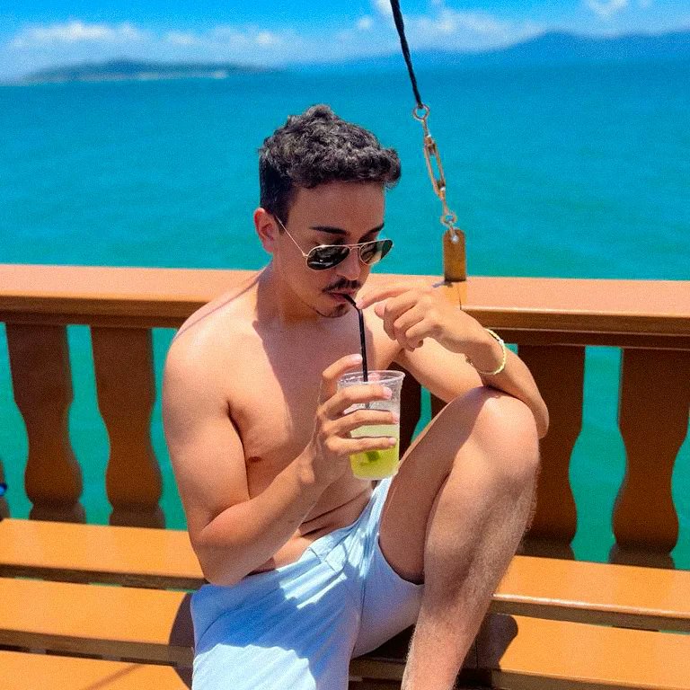 theyoungmaxwell's tweet photo. Podia ser a gente de novo, mas preciso pagar a fatura 🤡 https://t.co/dvlnMUSsxX