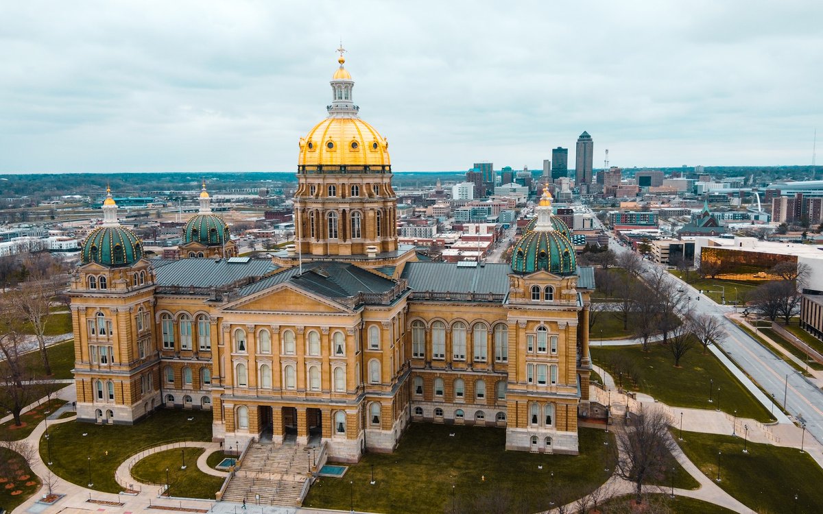 PlaceAholic's tweet photo. 20 Best Places to Live in Iowa https://t.co/5dYLZfQObJ https://t.co/Gn6kOkowNc