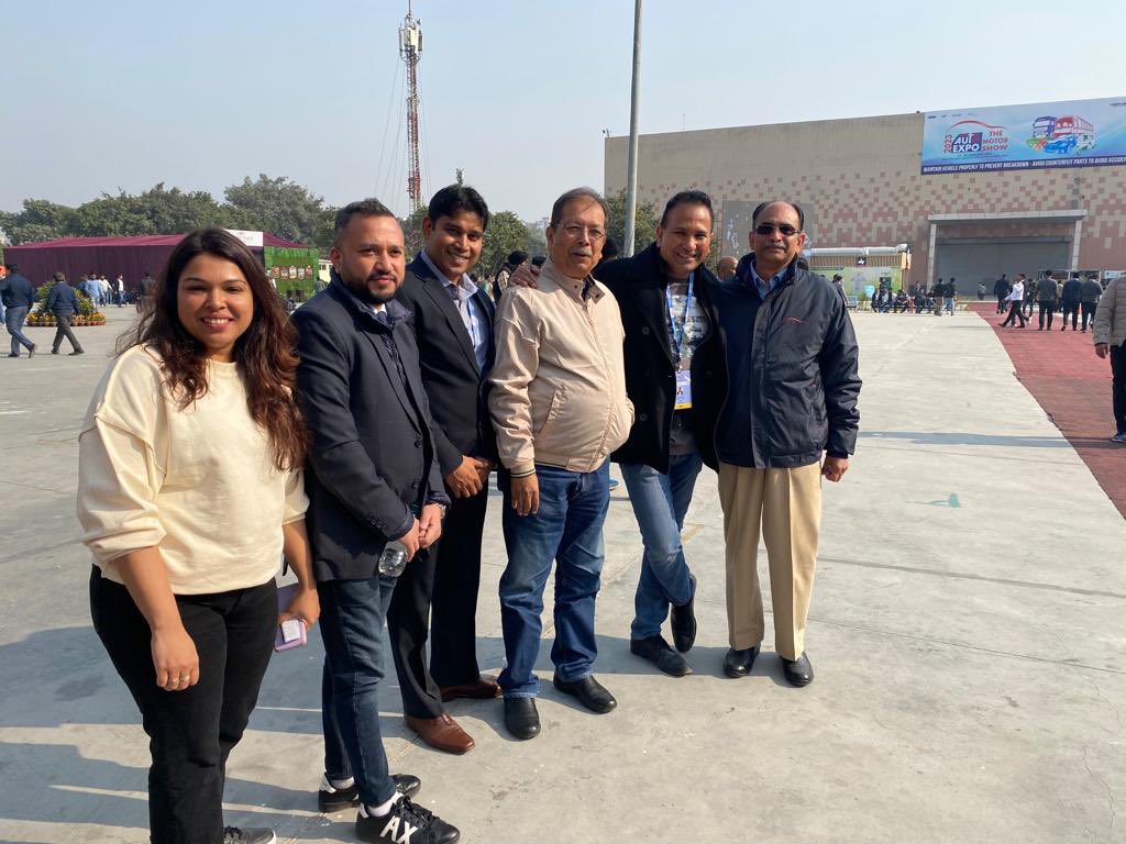 pankajdoval's tweet photo. Not so long ago, this wonderful team was behind the successful hosting of the @AEMotorShow… Kudos Sugato Sen and Vishnu Mathur, and also @naalayak_dude and Ritika for the efforts then. Gr8 catching up @SSEN2011 #auto @siamindia https://t.co/kHUyusq2CH