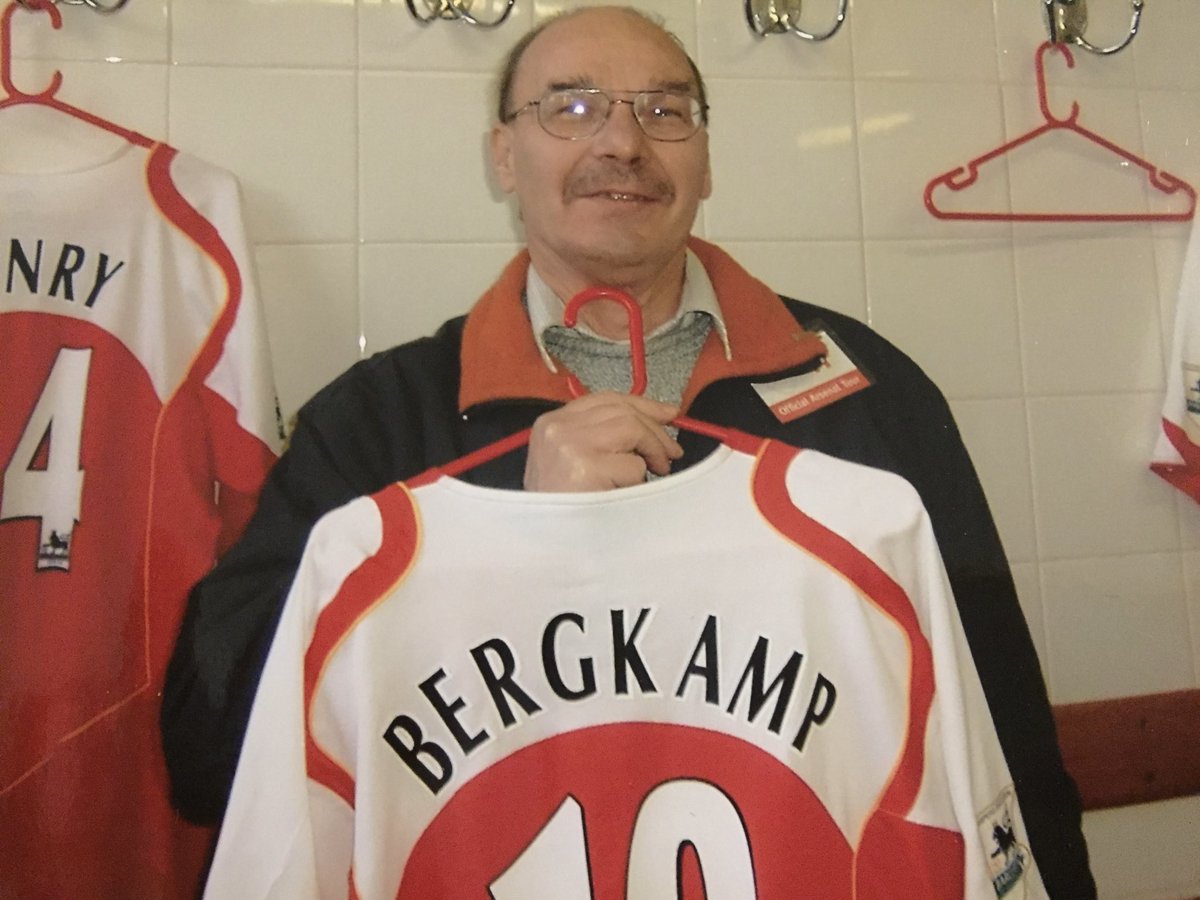 wingingthislife's tweet photo. You’d have loved it yesterday Grandad ❤️🤍⚽️

#NorthLondonIsRed well done boys 👏 @Arsenal https://t.co/TL3C5mOEzP