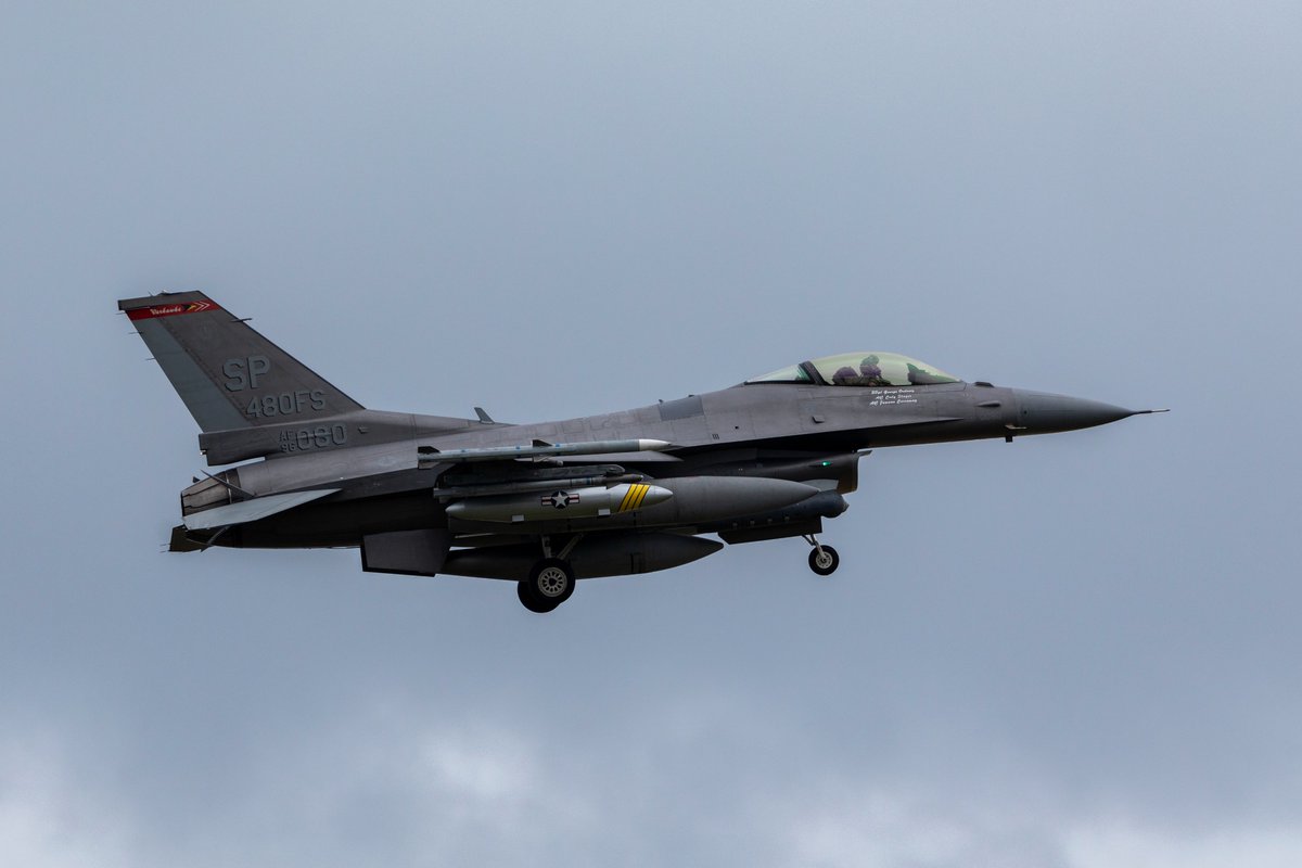 ascot110's tweet photo. このトラベルポットはよかった
Kadena Air Base
USAF 52FW 480th FS F-16CJ/96-0080"Warhawks" Spangdahlem Air Base https://t.co/USFXkfSiSV