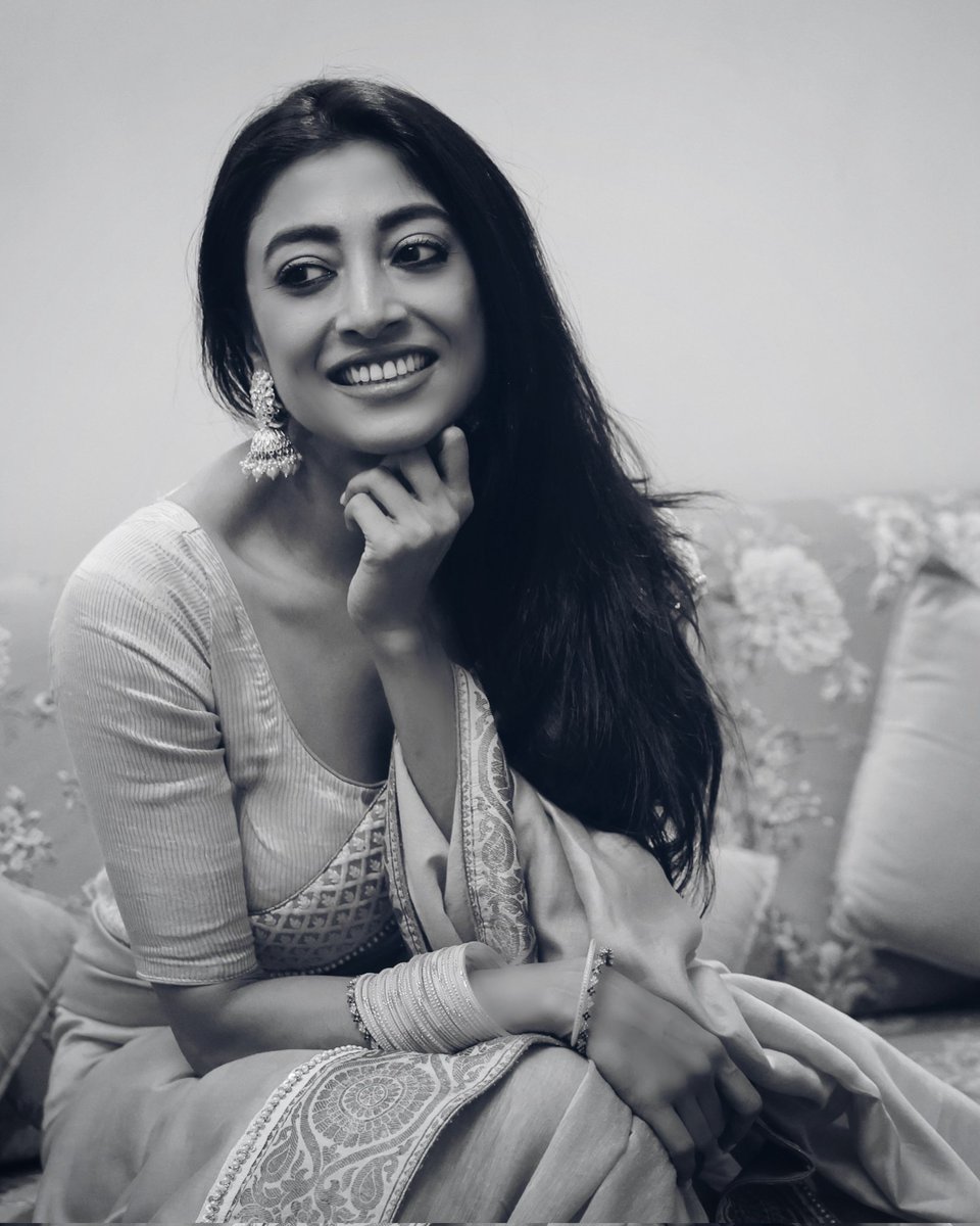 paoli_d's tweet photo. Photos in black and white are life's love affairs, timeless classics if you may. To me, they have more colors which need observant eyes! 🤍
#blackandwhite #Monochrome #classics #observent #ethniclook https://t.co/MuDcfqm1um