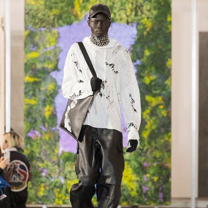designscene's tweet photo. Discover #1017ALYX9SM's latest collection made in collaboration with the American artist #MarkFlood