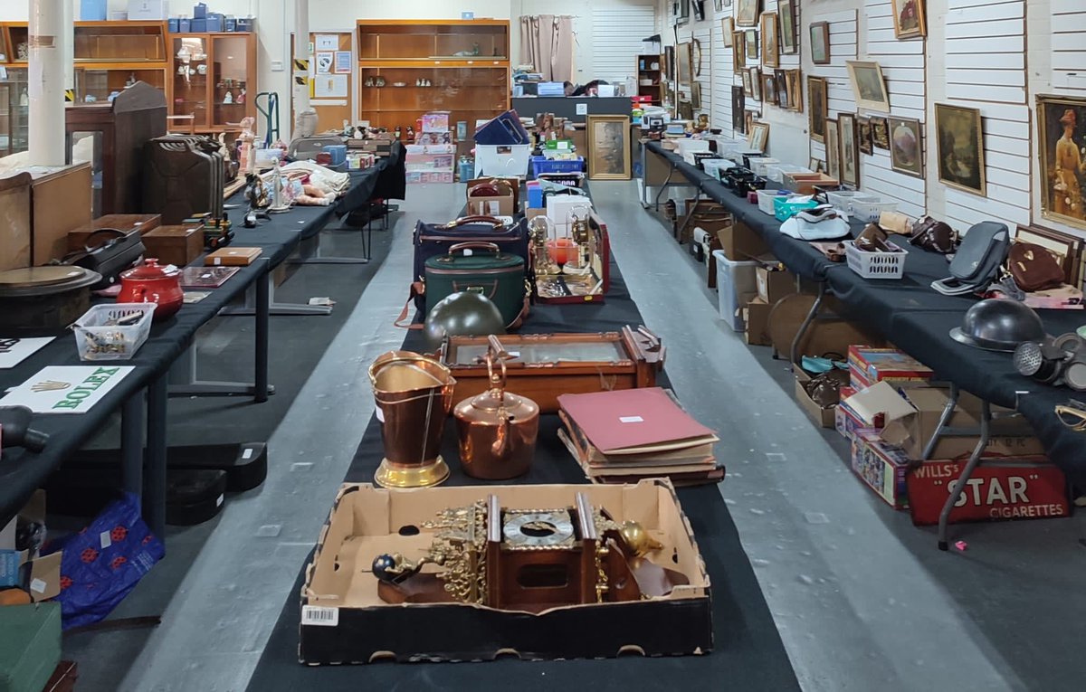 a_pendle's tweet photo. 🌟 We are currently taking consignments for our Auction on the 26th Jan... Bring your items into us for valuation/estimation OR we can come and visit you for FREE! 🌟 https://t.co/JrPiJbVvDw