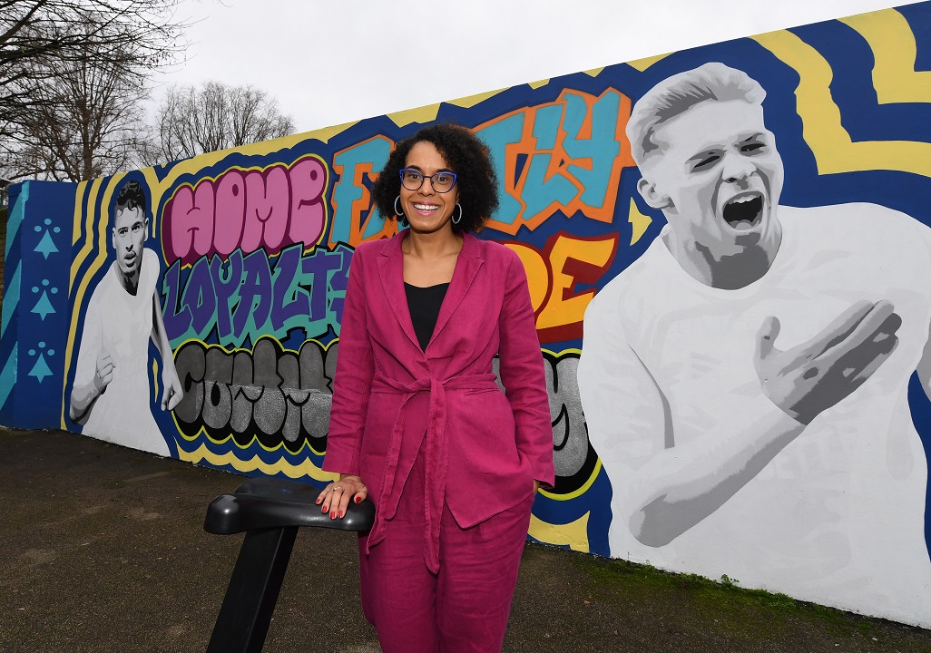 IslingtonBC's tweet photo. We’re so proud to support @Arsenal’s #NoMoreRed campaign, which is helping to take knives off the street and save lives.  

Earlier this month, @KayaJunction helped unveil a special mural, commemorating the campaign, at Rosemary Gardens. (1/2) https://t.co/xnQ18oflIP