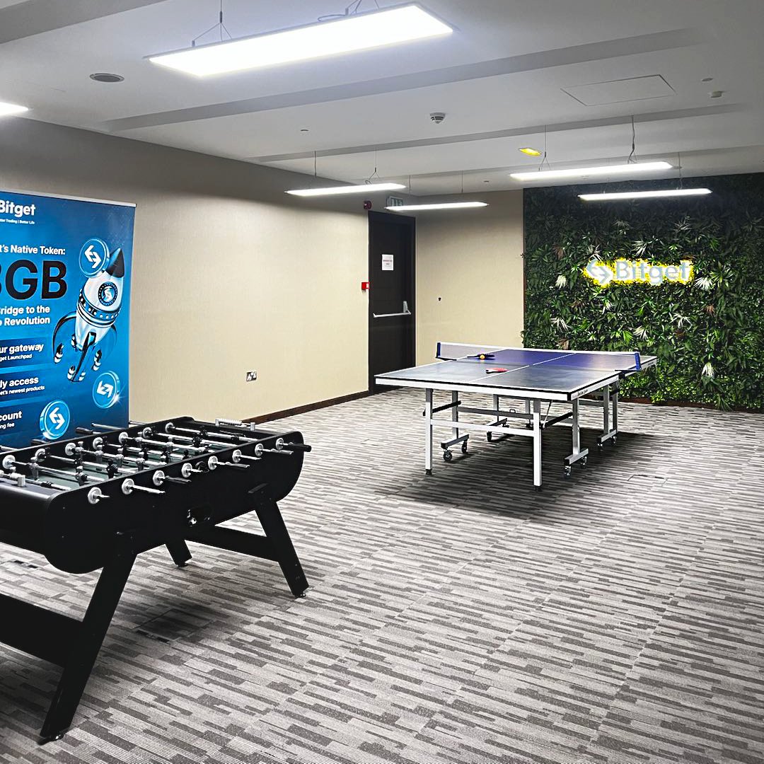 BitgetES's tweet photo. ¡Buen lunes! Así dan ganas de empezar la semana. 😎
#Bitget #BitgetDubai #BestExchange #Crypto #Messi https://t.co/XrK1WrWKk4