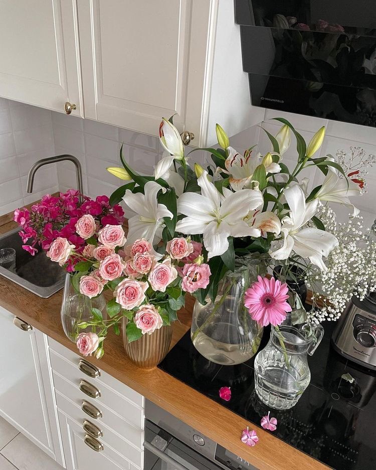 malusokay's tweet photo. Treating yourself to some beautiful flowers >>> https://t.co/bDfEWYOifr