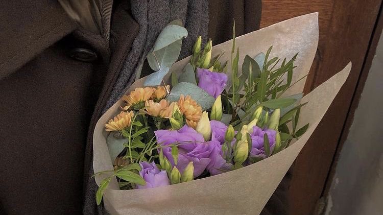 malusokay's tweet photo. Treating yourself to some beautiful flowers >>> https://t.co/bDfEWYOifr