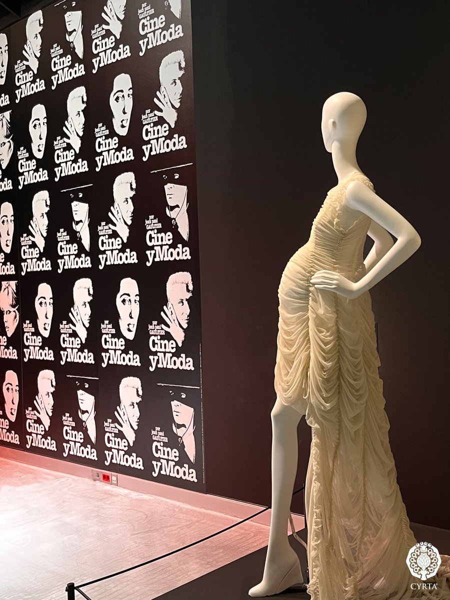 CyrtaTextil's tweet photo. 🔹𝐍𝐔𝐄𝐕𝐎 𝐏𝐑𝐎𝐘𝐄𝐂𝐓𝐎 | Durante los meses que dure la muestra "#CineyModa. Por #JeanPaulGaultier" de @CaixaForum #Sevilla, seremos los encargados del mantenimiento de estos emblemáticos vestidos.
Una experiencia única.
¡Os invitamos a visitarla!😉
#CYRTA #moda https://t.co/u6YMX9A9vA