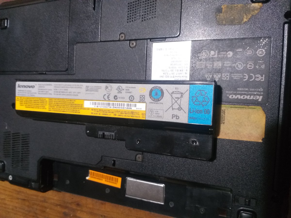 PedroMihovilce1's tweet photo. Caso 1 – Notebook Lenovo G540, ya reparamos el Motherboard, instalamos Linux, nos falta la batería (está muerta).
3/7 https://t.co/gL6Z5LF2WZ