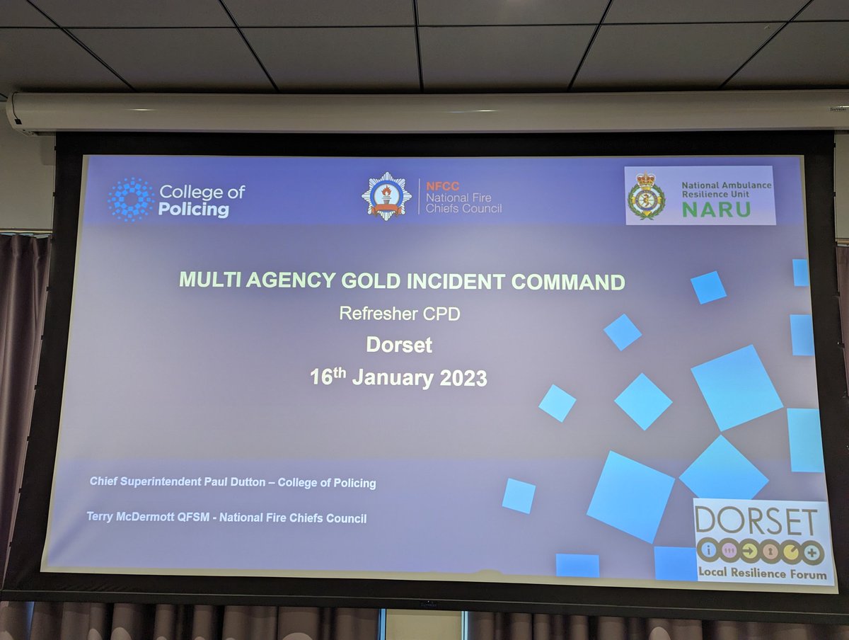 SuptPaulDutton's tweet photo. I'm with @dorsetprepared today. They are responsible for preparing Dorset to respond to emergencies. If you live in Dorset &amp; want updates on severe weather / major incidents &amp; being  prepared for emergency FOLLOW @dorsetprepared . https://t.co/1jARxpjdkr