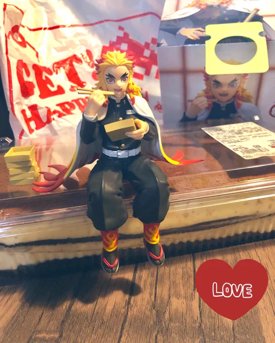 昨日家の者が○ストコでデカいテラミスを買うてきて、無理だろこんなのォ……丁度いいので(?)年末の仕事納めの日の帰りにゲムセンターで取って来たさんをようやく開封しました 