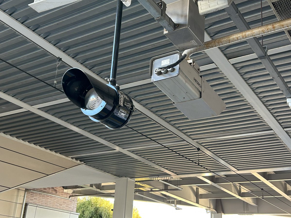 andy_wicitra's tweet photo. Kamera cctv !

#kamera #stasiun #Jepang https://t.co/3UQEscMC7Q