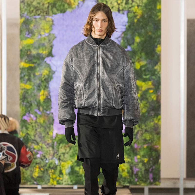 mmscene's tweet photo. Creative Director #MatthewMWilliams has worked with the American artist #MarkFlood for the latest collection