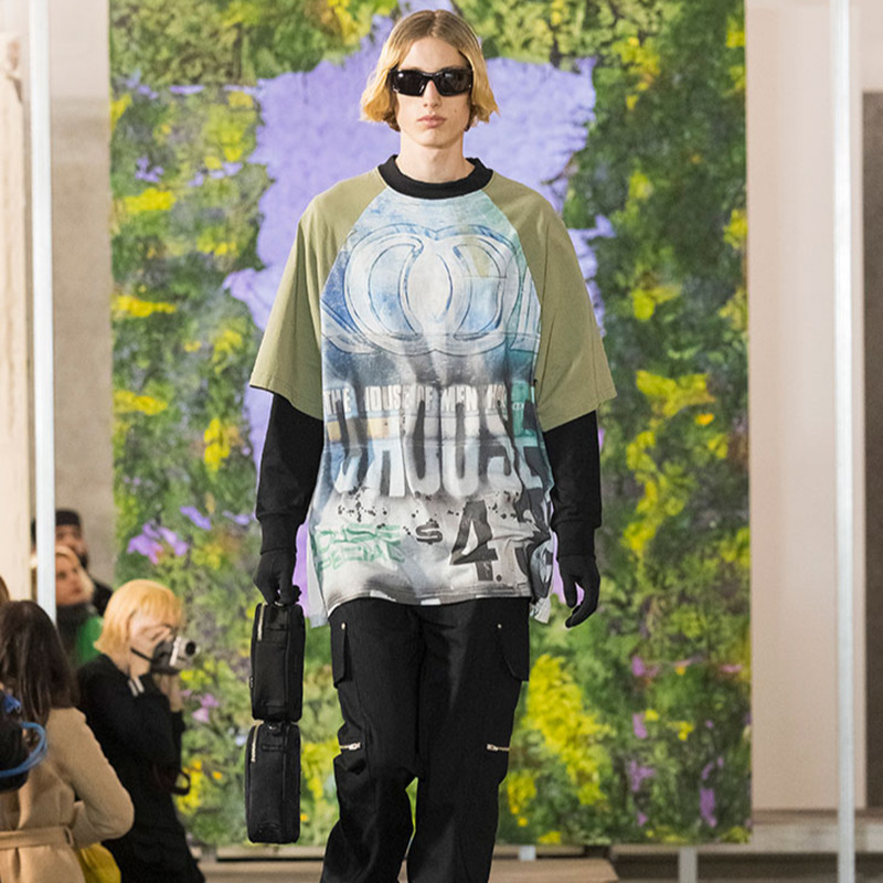 mmscene's tweet photo. Creative Director #MatthewMWilliams has worked with the American artist #MarkFlood for the latest collection