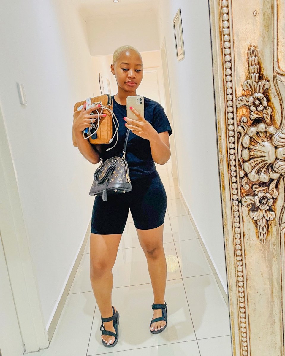 Leratosimelane_'s tweet photo. Hi ☺️ https://t.co/aaMK5Xfo57