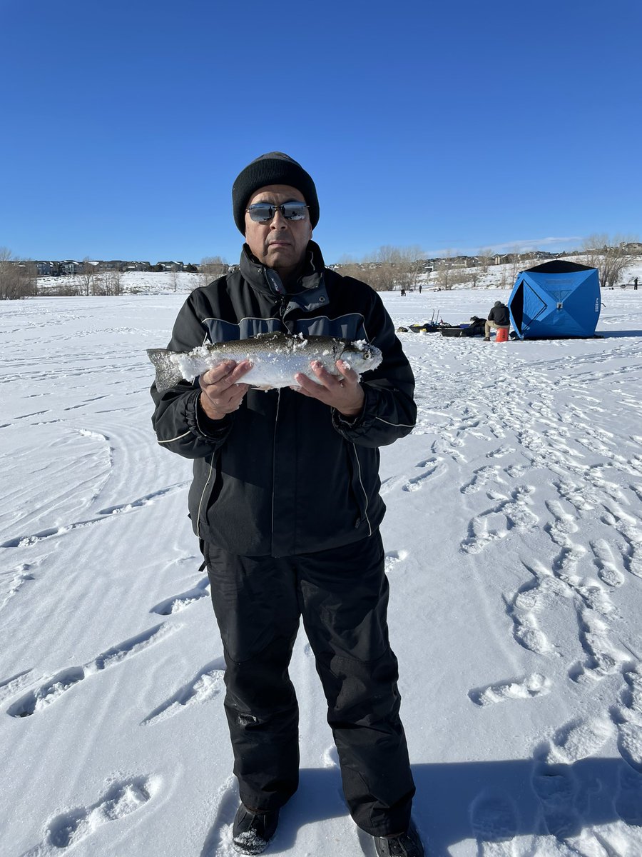BrnHorShoe's tweet photo. Finally made it on the ice. Great day, great weather. Caught a few, kept a few. #icefishing #rainbowtrout #marcum #aurorareservoir https://t.co/qslPMAlDpm