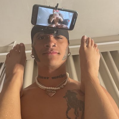 Himothy https://t.co/CbCOV1kiL0<a href="/tag/needaringlight"class="tags"><span>#needaringlight</span></a>