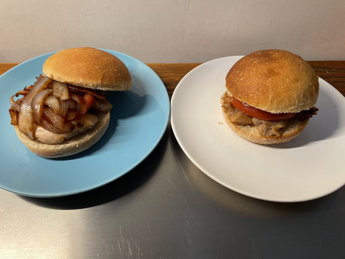 Fly2Hisami's tweet photo. Homemade Burgers 🍔 https://t.co/Wt7uRwlrAa