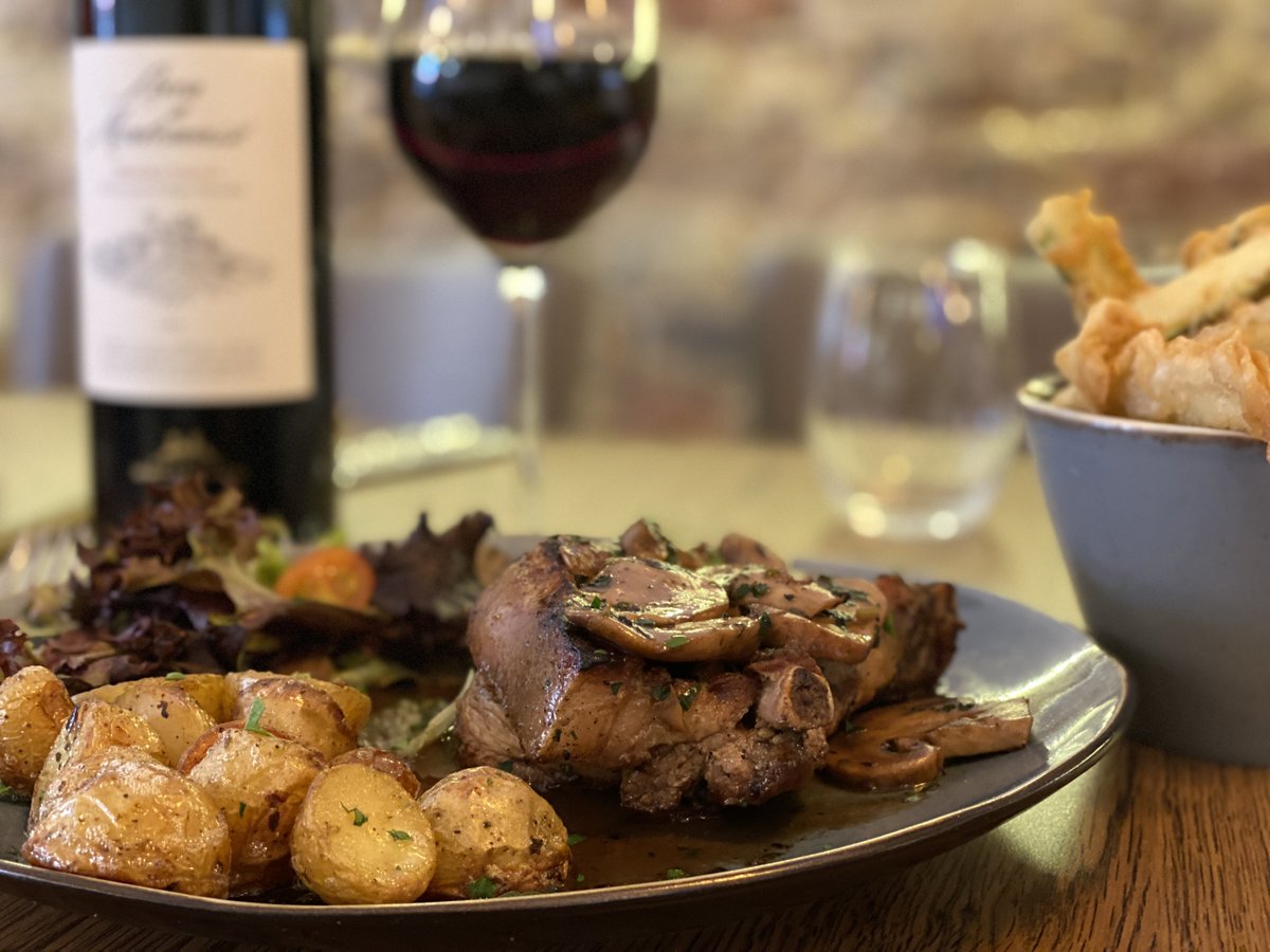 studiogustoldn's tweet photo. Searching for a perfect gift? 🎁

Discover our Gift Card ⚡ click here: https://t.co/kRQpXyfhFr

You can set up a flexible amount from £50 to £500.

#studiogusto #italianrestaurant #italiancuisine #italianfood #foodlovers #bromley #londonrestaurant #london #giftcard https://t.co/tVhRiuTF5h