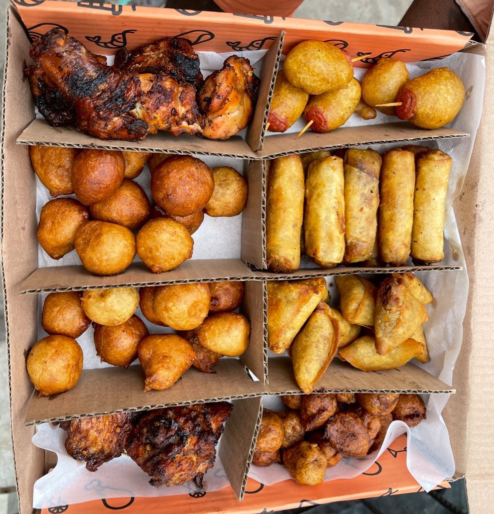 cocktailsNchops's tweet photo. Hot Fresh Delicious SMALL CHOPS Available 😊 🤤 🥰

If you within VI, ikoyi or lekki you can get your order in 1 hour. If you on the mainland within 2 hours.

Check our MENU in the picture 😊

Send a DM or call 08056110277/WhatsApp to place your ORDERS 

#CvChops 
#GetYourPVC https://t.co/04bylRAGn5