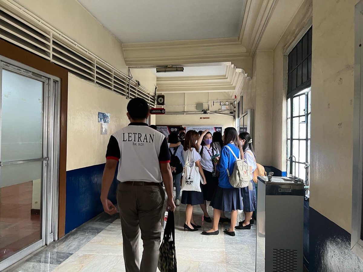 LetranSCManila's tweet photo. Make sure to have your umbrellas within reach and water to keep you hydrated! ✨
Best of luck, Letranites! 💙❤️
#LSCKaisaBilangTanglaw
#LSCReinforceTheLight
#DSATogether https://t.co/KM80Y7JhaQ