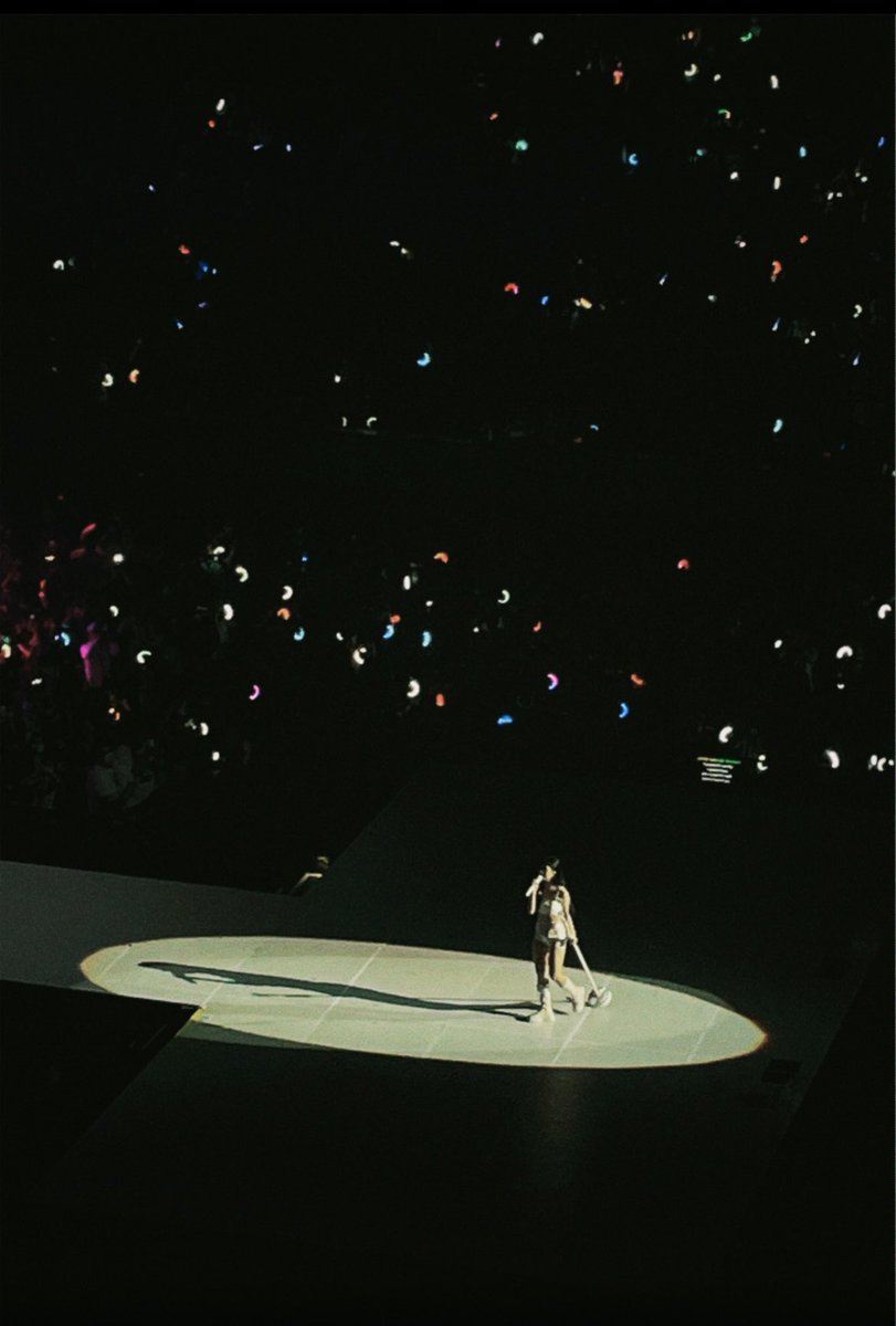 roseIuvrs's tweet photo. POST CONCERT DEPRESSION MALALA 😭 https://t.co/PihWaQ8t5M