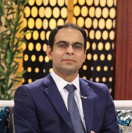 DevilshAnan's tweet photo. He was wrong number since day 1.

A person who hasn’t done anything successful in life is teaching others how to be successful. 

Iske wale lectures agar Ambani, AKD, ya Malik Riyaz de to makes sense. 

 #قاسم_علی_شاہ_رانگ_نمبر https://t.co/CTUTGdse7x