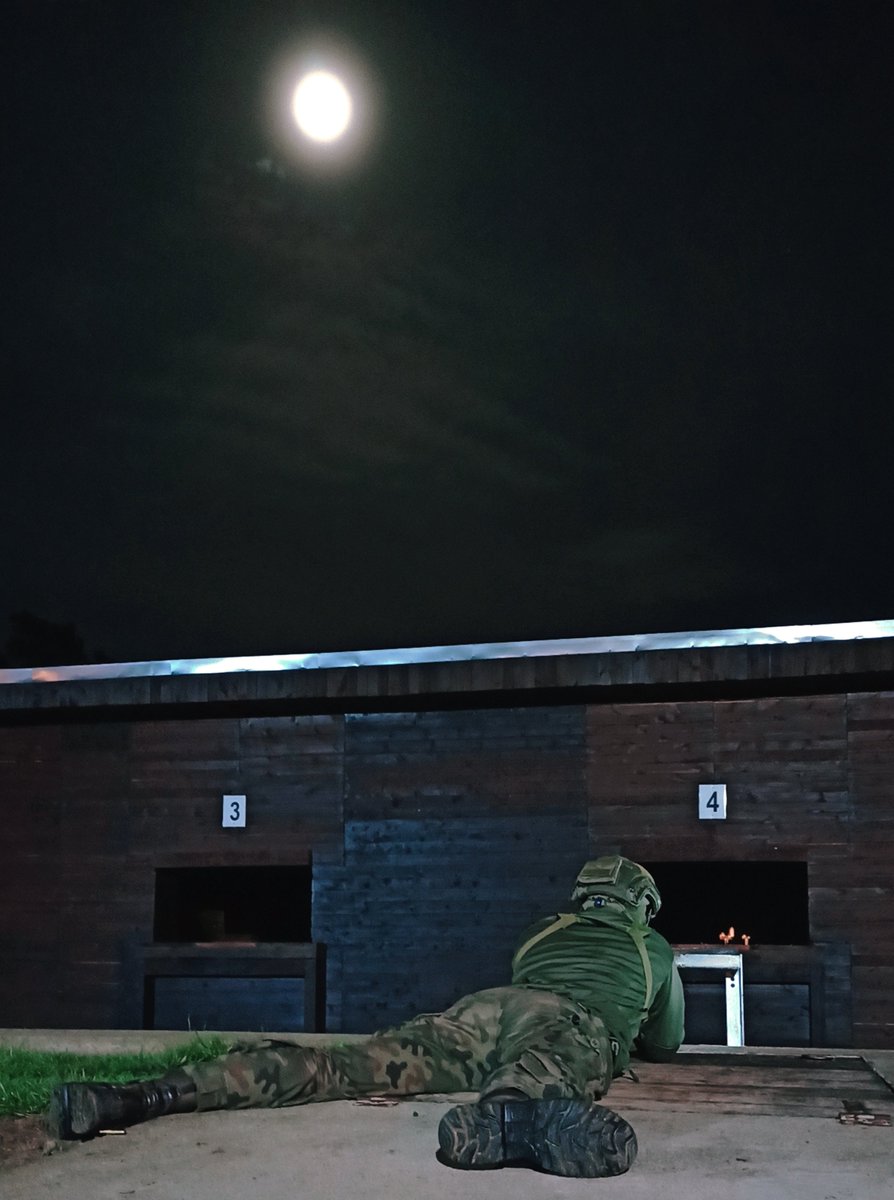 9pulkrozp's tweet image. Żołnierze szkolenia specjalistycznego #DZSW służący w #9pr ćwiczą strzelanie w każdych warunkach💪 Prowadzenie celnego ognia to jedna z najważniejszych umiejętności każdego zwiadowcy‼️
#DobrowolnaZSW
#Zwiad

@MON_GOV_PL @DGeneralneRSZ @Polska_Zbrojna