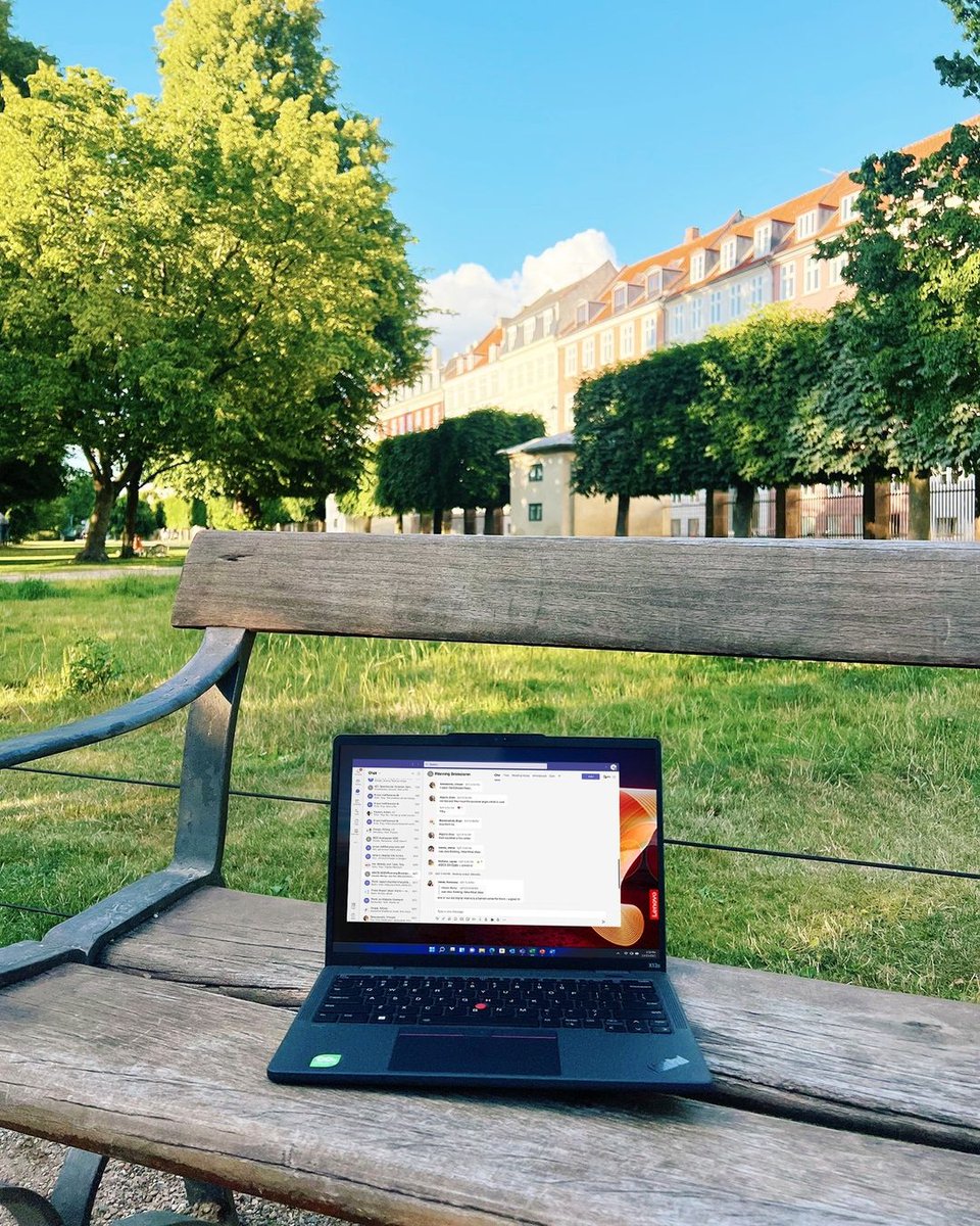 Bazen en iyi ofis, aslında ofis olmayan ofistir. 😉🍀

#ThinkPadX13 #RemoteLife #WorkingOutside