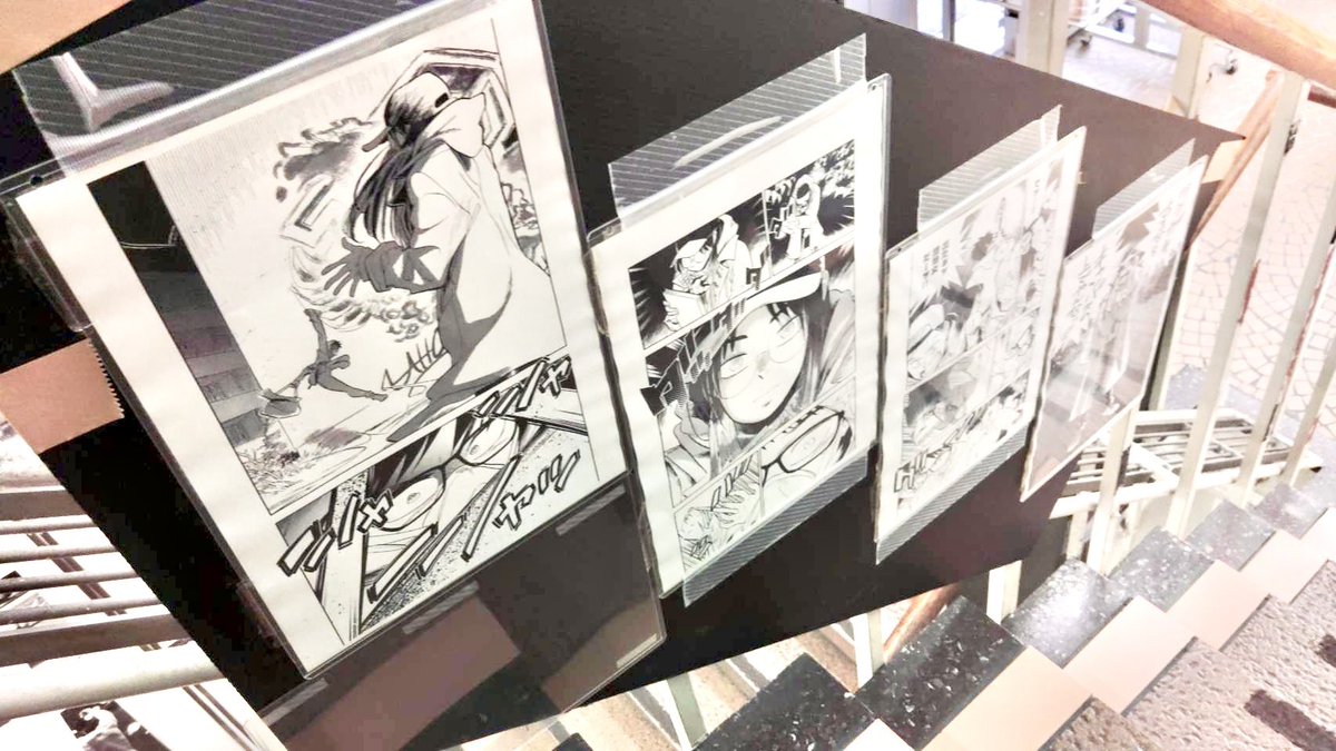 書泉グランデさんでは「アラバスターの季節①」の複製原画を展示頂いているとの事です。ありがとうございます🙇♂️
お近くへお寄りの際、見て頂ければ幸いです!