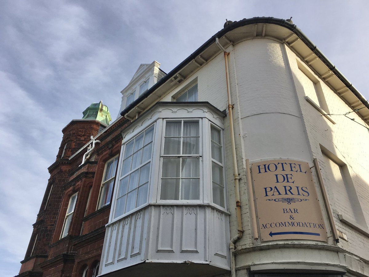 mutley7781's tweet photo. 👀 Hotel de Paris #Cromer #Norfolk
* Grand entrance to Hotel de Paris, remodelled by #Norwich architect, #GeorgeSkipper
He incorporated the Albert Hotel & Belle Vue Hotel into his new hotel of 1894
* Entrance mosaic
* The bay window of the former Belle Vue Hotel
#MosaicMonday https://t.co/ws0XsSBEZ7