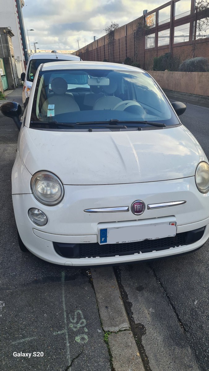 MlleTisha's tweet photo. Je vends ma Fiat 500 blanche, très bon état. 
Si intéressé.e rdv en DM 😊 https://t.co/LUjuPyzB4O