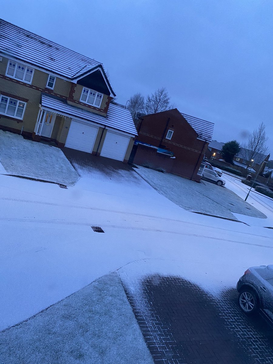 ❄️Blue Monday❄️ Today it may look a little bit blue outside too, but try and find something to be thankful for, something that makes you smile and pass on positivity to those around you <a href="/PioneeringCare/">Pioneering Care Partnership (PCP)</a> #BlueMonday #PositiveVibes #BeKind