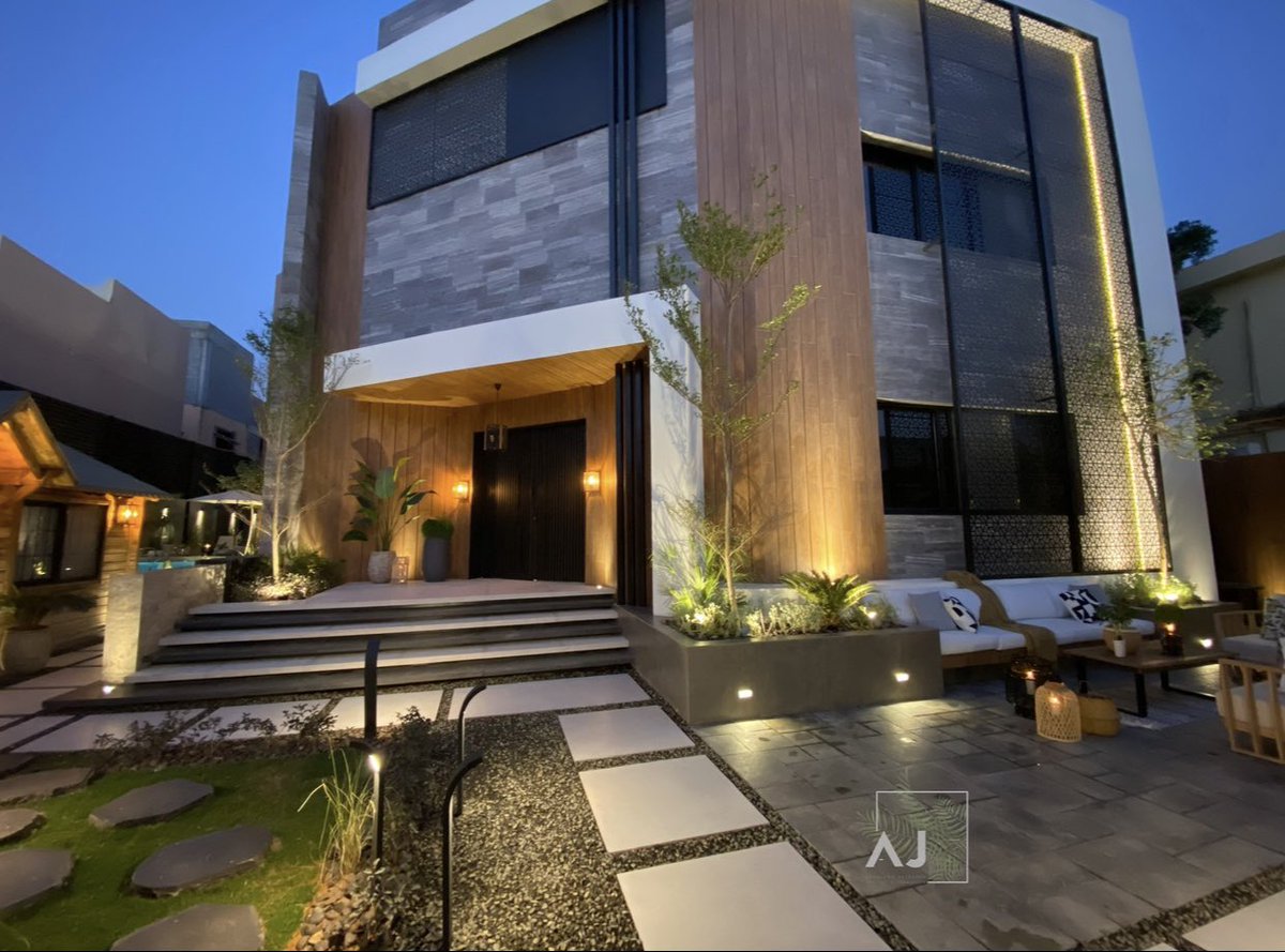 abdull_aljasser's tweet photo. أحد أعمالنا في تطوير واجهة منزل + المنطقة الخارجية على النمط الحديث 🏡🌳

تصميم وتنفيذ شركتنا @AFgroupSA https://t.co/X6Y6B8mn4G