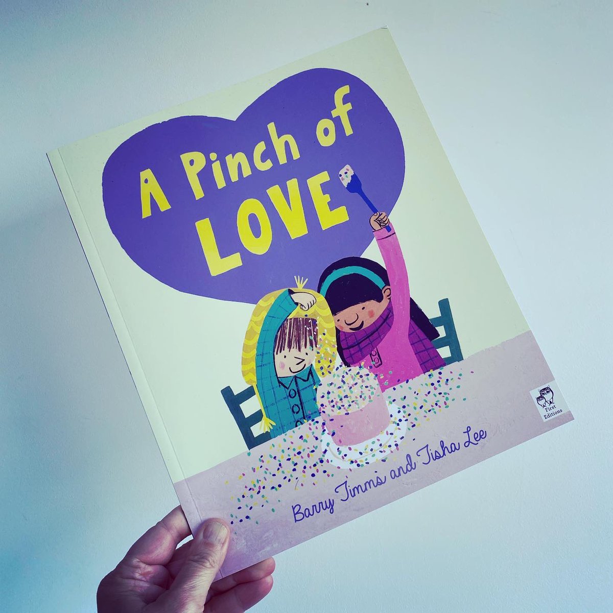 bookgiftblogger's tweet photo. A poetic read which celebrates the power of love and cake! In #apinchoflove by #barrytimms & #tishalee we meet a boy and his grandmother, who’s share a love of baking (and for each other). Love is all around them but could an extra pinch bring joy to their town? @QuartoKids https://t.co/5JMEunD6Yp