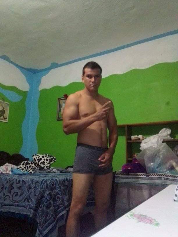 AlexiaCamasho69's tweet photo. Rico jovenzuelo que le gusta hacer ejercicio me manda su pack. 👀  #hetero https://t.co/9IPiO5rDma