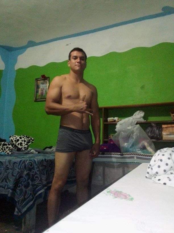 AlexiaCamasho69's tweet photo. Rico jovenzuelo que le gusta hacer ejercicio me manda su pack. 👀  #hetero https://t.co/9IPiO5rDma
