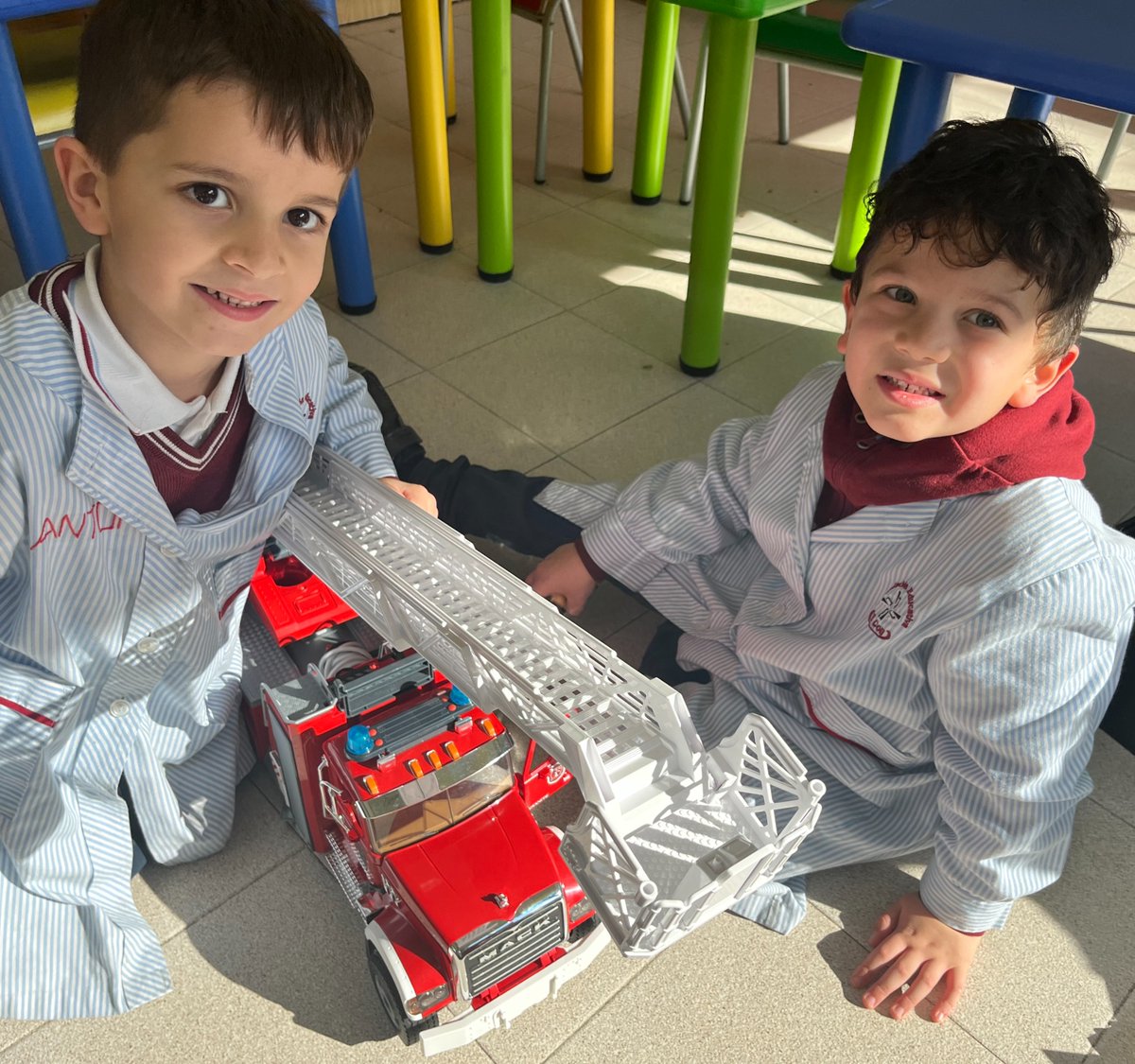 En #Infantil hemos traído a clase algunos de los juguetes que nos han traído los #ReyesMagos para compartir y jugar con nuestros compañeros 🙃

<a href="/fefcoll/">FEFC</a> #AnunciataValladolid