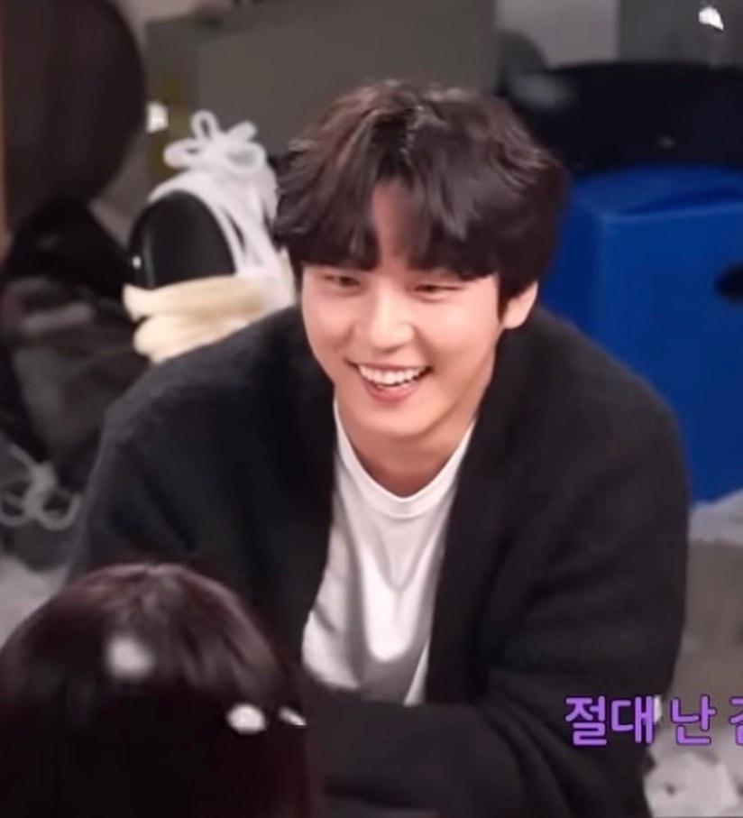 edsiyoon's tweet photo. Breathtaking should mean YUN in the dictionary.❤️‍🔥✨😱🥰🤩😘💛🫰🫶🪐📄
#윤시윤 #YunSiYun #yoonsiyoon #yoonshiyoon #TheKingOfVersatility #믿고보는배우 #배우윤시윤 #윤시윤화이팅 
#술꾼도시여자들2 #WorkLaterDrinkNow2 
#MrNicePaper #종이씨 #HanWooJoo #한우주
#LoudAndProudFanOfYSY🙋‍♀️ https://t.co/2P8BMiYgD7