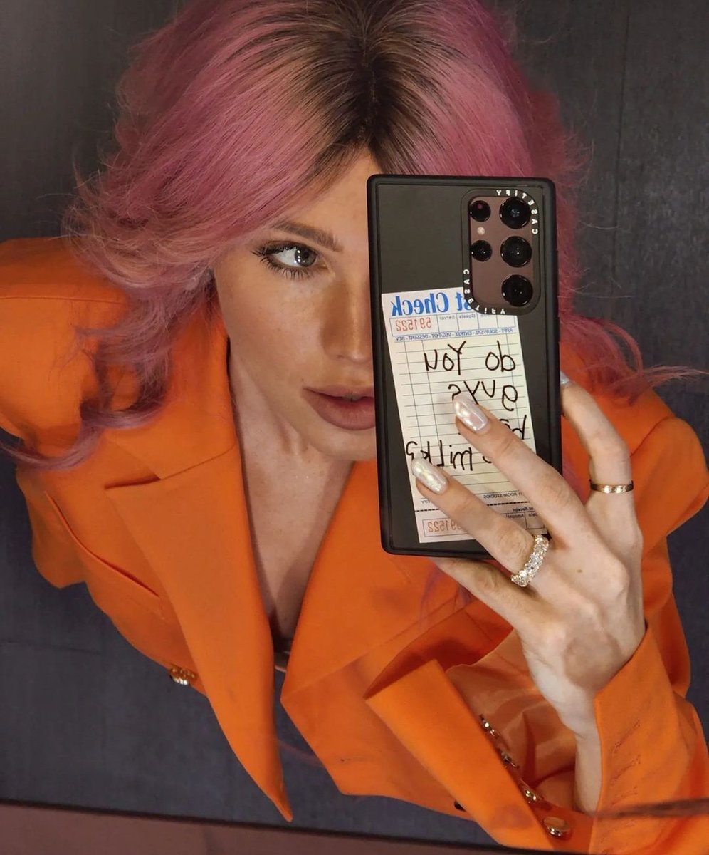Alice Kelly tweet media