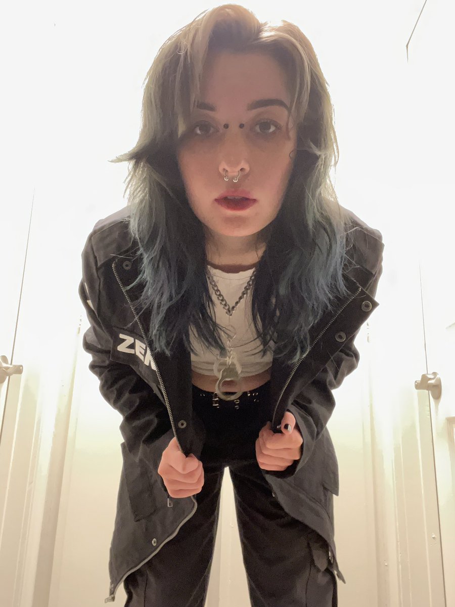 romanticctheory's tweet photo. hey people of Twitter - 
I released a song on the first of this year. If you’d like to go get depres- I mean go give it a listen, here’s a link:
https://t.co/LoHwse6qtU https://t.co/h0IvU3Jsto
