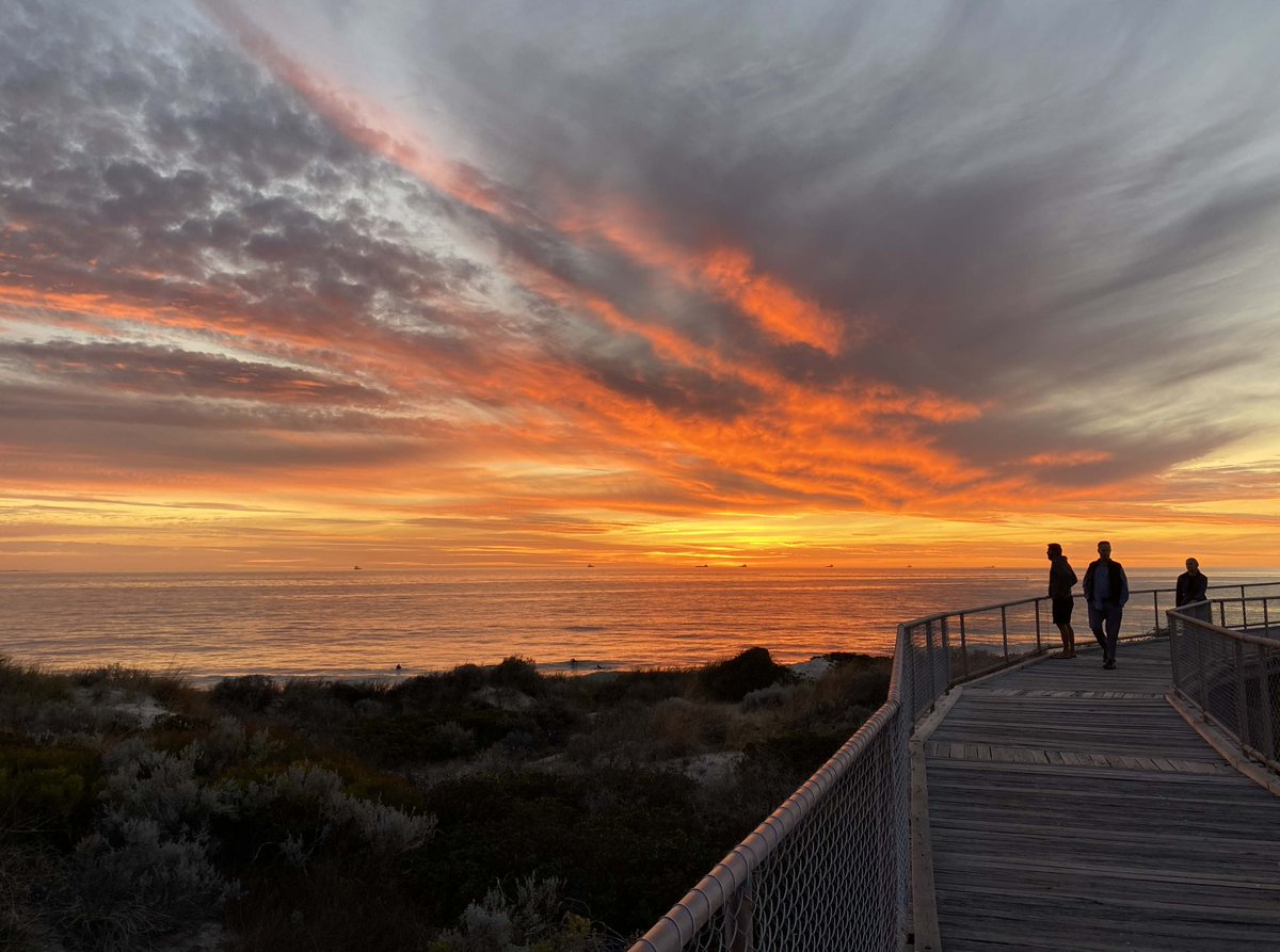If you're off to check out a stunning sunset at City Beach tonight, it should be about 7.25pm. Enjoy!

#townofcambridge #citybeach #beach #beaches #perthbeaches #perthsunset #perthsunsets