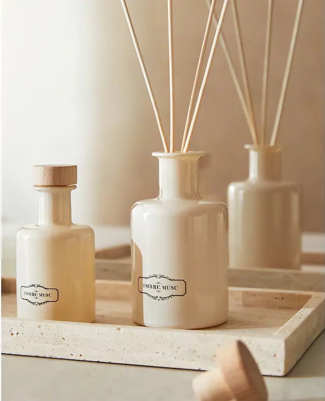 お値下げ！花瓶とオブジェ、ケース　全て　ZARA  です お値下げ！花瓶とオブジェ、ケース 全て ZARA です 花瓶とオブジェ